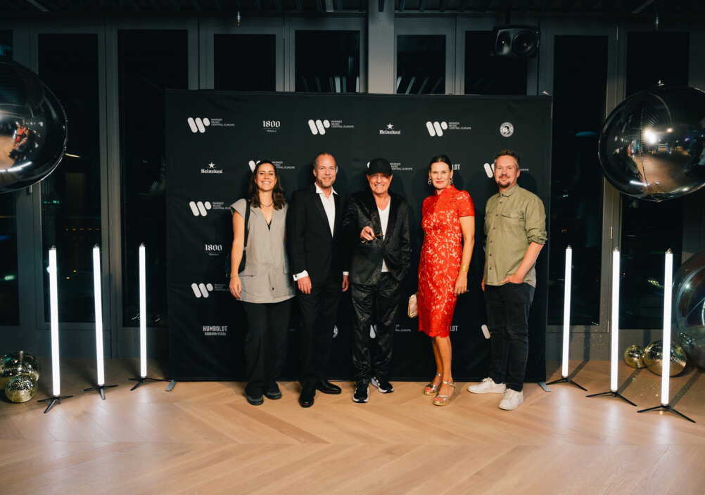 News-Titelbild - Warner Music feiert erstes Jubiläum in Berlin